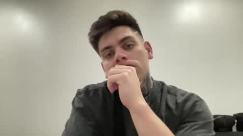 Snapshot of johnafterdark chatting on December 8, 11:19 pm JAXX online show from December 8, 11:19 pm