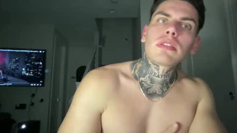 Snapshot of johnafterdark chatting on January 10, 1:53 am JAXX online show from January 10, 1:53 am