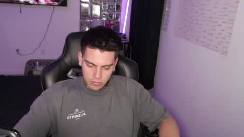 Snapshot of johnafterdark chatting on May 5, 3:58 am JAXX online show from May 5, 3:58 am