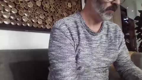 Snapshot of johnbob911 chatting on December 9, 10:43 am JohnBob online show from December 9, 10:43 am