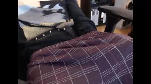 Snapshot of johnbongo chatting on January 22, 10:40 am johnbongo online show from January 22, 10:40 am