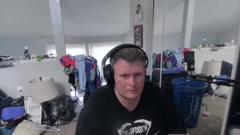 Snapshot of johnfernandez784 chatting on June 15, 1:35 pm johnfernandez784 online show from June 15, 1:35 pm