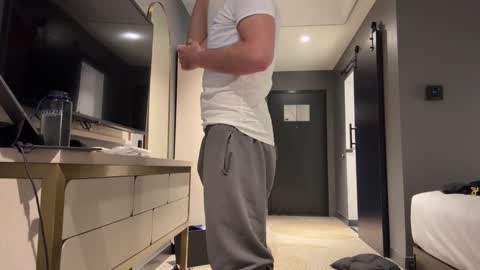 J online show from October 27, 12:53 pm