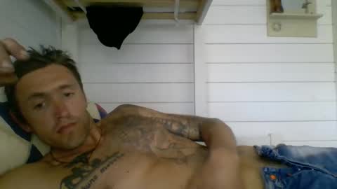 johngiaver3 online show from May 1, 10:31 am