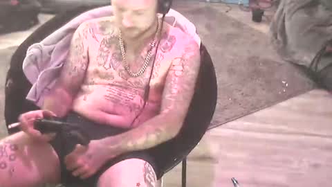 johnniejohnnied online show from December 24, 7:22 pm