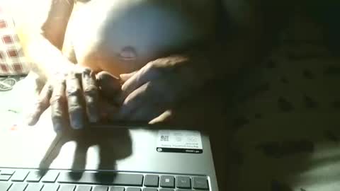 johnnieq1971 online show from March 27, 1:11 am