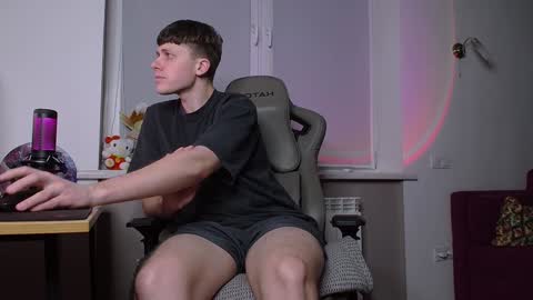 Snapshot of johnny_boom chatting on January 7, 5:09 pm johnny boom online show from January 7, 5:09 pm