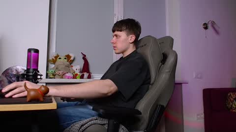 Snapshot of johnny_boom chatting on January 14, 5:45 pm johnny boom online show from January 14, 5:45 pm