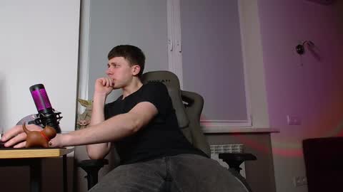 Snapshot of johnny_boom chatting on March 2, 5:25 pm johnny boom online show from March 2, 5:25 pm