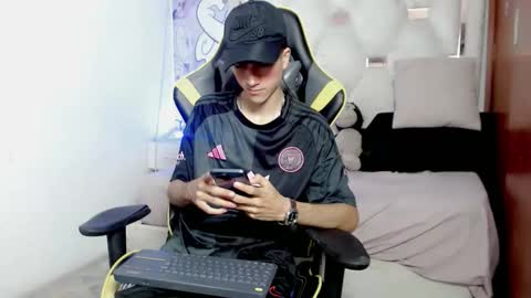 johnny_cagee online show from January 13, 3:34 am