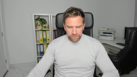 Snapshot of johnnydough82 chatting on December 2, 5:26 am johnnydough82 online show from December 2, 5:26 am