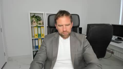 Snapshot of johnnydough82 chatting on December 6, 8:59 am johnnydough82 online show from December 6, 8:59 am