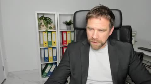 Snapshot of johnnydough82 chatting on December 17, 5:07 am johnnydough82 online show from December 17, 5:07 am