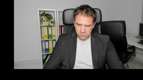 Snapshot of johnnydough82 chatting on December 22, 4:06 am johnnydough82 online show from December 22, 4:06 am