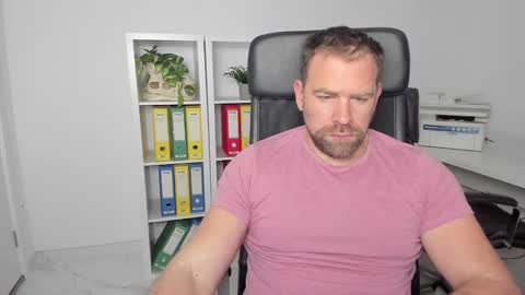 Snapshot of johnnydough82 chatting on January 9, 5:02 am johnnydough82 online show from January 9, 5:02 am