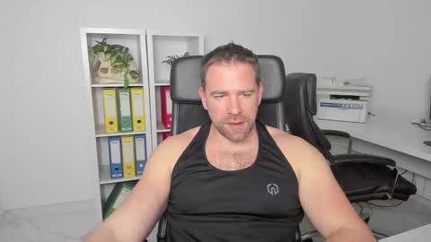 Snapshot of johnnydough82 chatting on January 18, 4:48 am johnnydough82 online show from January 18, 4:48 am