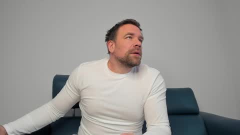 Snapshot of johnnydough82 chatting on February 22, 6:50 am johnnydough82 online show from February 22, 6:50 am