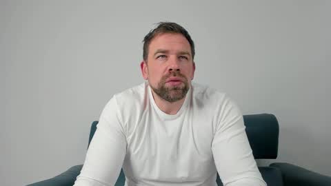 Snapshot of johnnydough82 chatting on March 2, 4:50 am johnnydough82 online show from March 2, 4:50 am