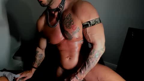 Johnnystrongarms                 online show from November 6, 6:36 am