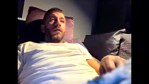 Snapshot of johnnypoly chatting on November 23, 4:01 am bigboy online show from November 23, 4:01 am