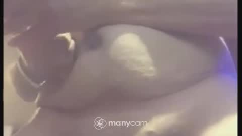 Snapshot of johnnyshung1 chatting on December 2, 8:09 am johnnyshung1 online show from December 2, 8:09 am