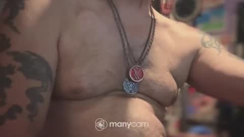 Snapshot of johnnyshung1 chatting on February 2, 5:42 am johnnyshung1 online show from February 2, 5:42 am