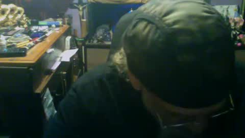 Snapshot of johnnyshung1 chatting on September 14, 6:12 am johnnyshung1 online show from September 14, 6:12 am