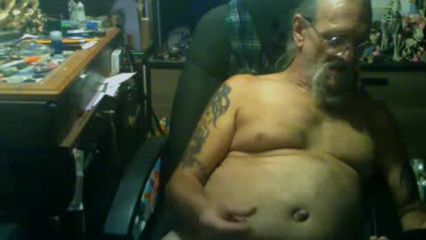 Snapshot of johnnyshung1 chatting on September 17, 5:03 pm johnnyshung1 online show from September 17, 5:03 pm