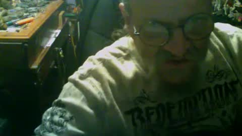 Snapshot of johnnyshung1 chatting on November 3, 11:44 am johnnyshung1 online show from November 3, 11:44 am