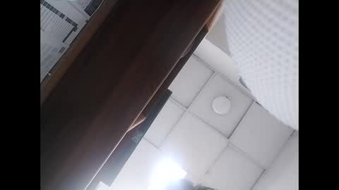 johnpop9090 online show from April 13, 9:59 am