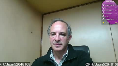 Snapshot of johnq_23 chatting on December 3, 3:55 pm John online show from December 3, 3:55 pm