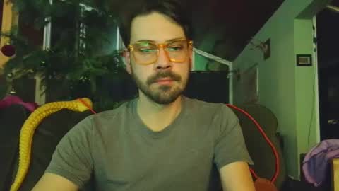 Snapshot of johnrocaroro111 chatting on December 6, 4:03 am johnrocaroro111 online show from December 6, 4:03 am