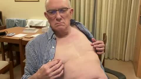 johnsenior41 online show from January 31, 10:52 pm