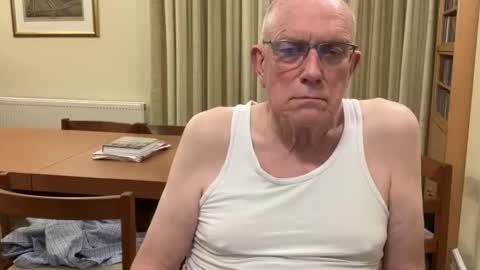 johnsenior41 online show from February 16, 9:59 pm