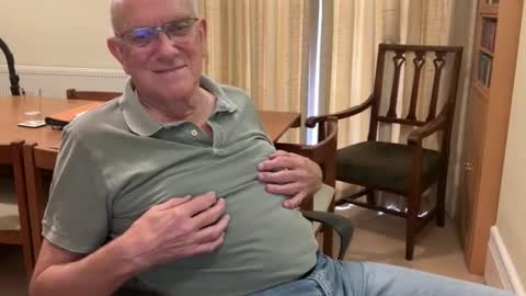 johnsenior41 online show from October 13, 11:43 am