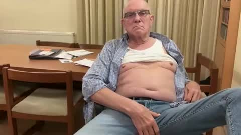 johnsenior41 online show from November 1, 7:27 pm