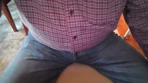 Snapshot of johnxxx549 chatting on December 16, 12:54 pm johnxxx549 online show from December 16, 12:54 pm