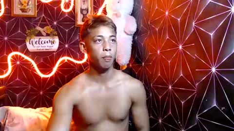 Snapshot of johnydestroyer chatting on July 2, 12:54 am johnydestroyer online show from July 2, 12:54 am