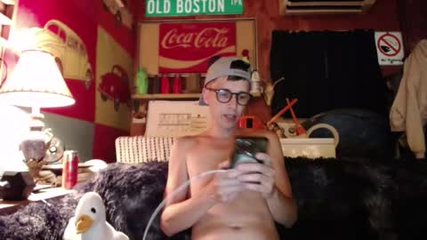 Snapshot of johstondude chatting on June 21, 1:52 am Johston online show from June 21, 1:52 am