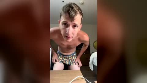 Snapshot of johstondude chatting on June 28, 3:34 am Johston online show from June 28, 3:34 am