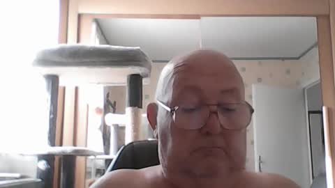 jojo60000529566 online show from August 3, 7:18 am