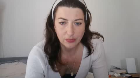 jolie_cam online show from April 10, 9:25 am