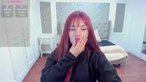 Snapshot of jolie_price chatting on December 5, 2:53 am Jolie price online show from December 5, 2:53 am