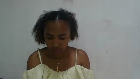 joliedonnue online show from December 1, 11:37 am