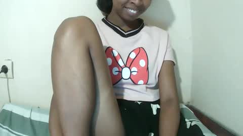 joliekah27 online show from March 17, 7:39 pm