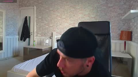 JonahShaw online show from May 24, 4:50 am