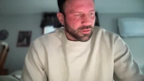 Snapshot of jonariesxxx chatting on February 3, 9:42 pm Jon Aries online show from February 3, 9:42 pm