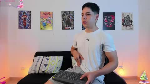 Instagram jonathanfit14 online show from December 20, 1:07 pm