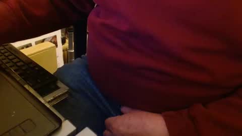 Snapshot of joncpics chatting on December 18, 12:43 am joncpics online show from December 18, 12:43 am