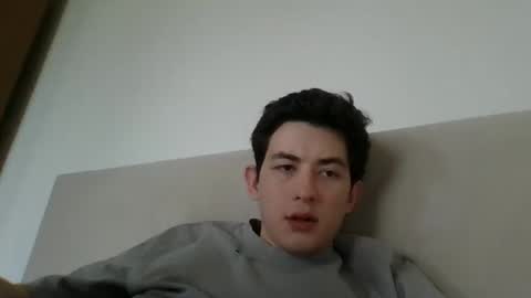 Snapshot of jonhy_merlin chatting on May 27, 1:41 pm jonhy_merlin online show from May 27, 1:41 pm